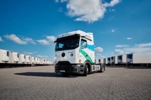 Girteka orders 900 Mercedes-Benz Actros L ProCabin trucks
