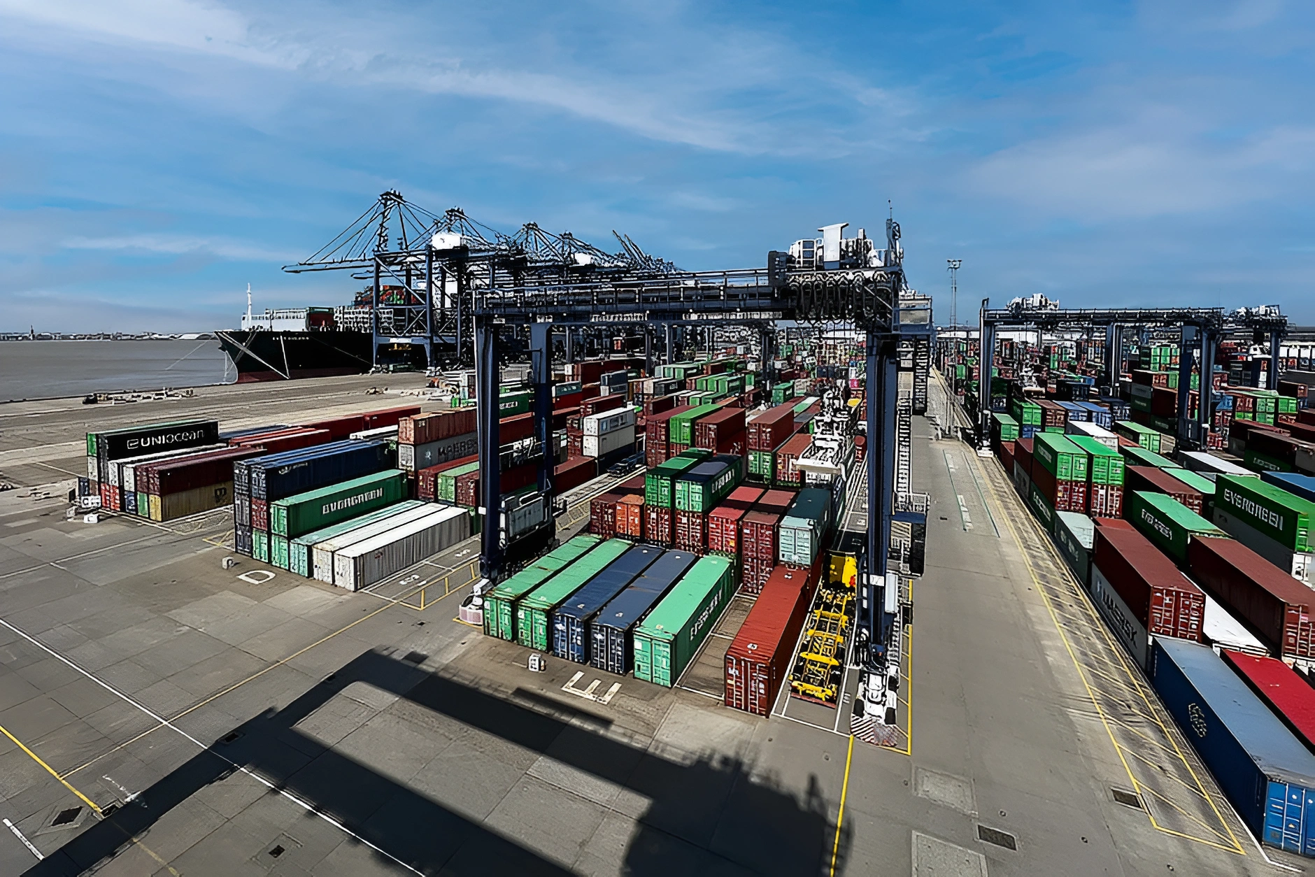 Ports move from electrification to intelligent automation